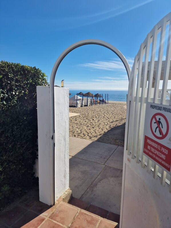 Gate directly to the Beach