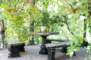Al Fresco