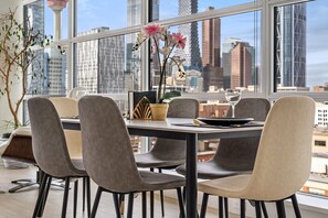 Luxurious dining area with amazing city vibes