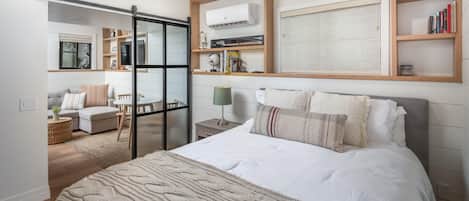 Sleep comfortably on the queen size bed.