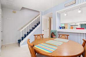 Porcher Villas 2 Dining Area