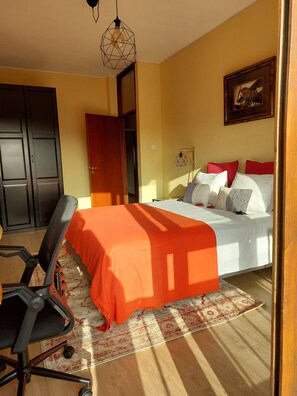 king-size bedroom