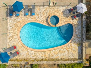 Piscine privée de la maison "les Flamants"