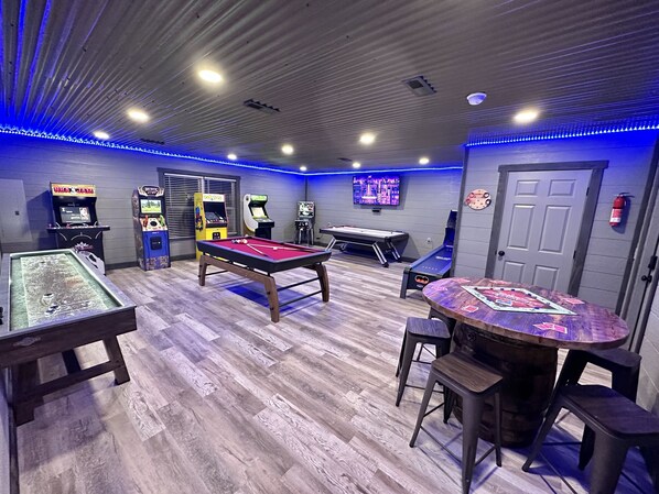 Crazy Amazing Game Room with Billiards, Pinball, Golden T Golf, Pac-Man, & more!