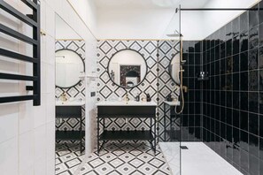 20231110-Tomasza-29-2-WEB-001