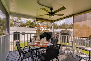 Screened-In Porch | Grill