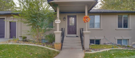 Kaysville Vacation Rental | 5BR | 3BA | 2,600 Sq Ft | Stairs Required