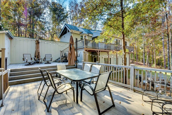 Martin Vacation Rental | 3BR | 2.5BA | 1,956 Sq Ft | Stairs Required