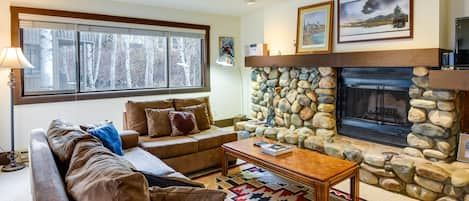 Ketchum Vacation Rental | 2BR | 2BA | 1,032 Sq Ft | 2 Steps Required