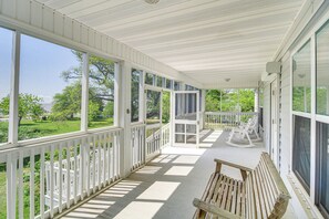 Screened-In Porch | Ocean Views | Walkable Location