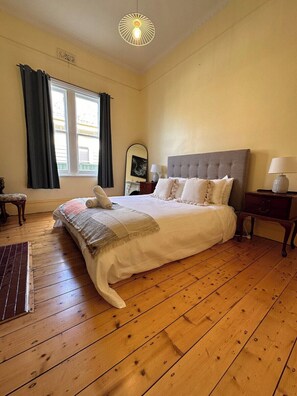 Bedroom 3 - queen size bed and so much space.