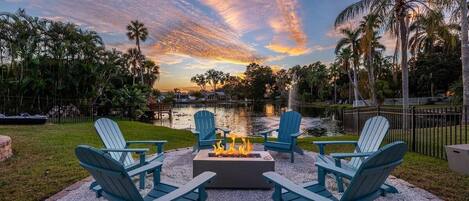 Enjoy the sunset around the firepit!