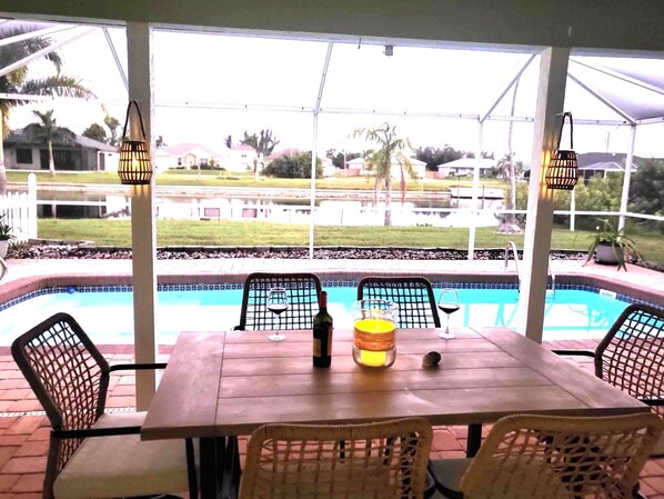 Outdoor dining