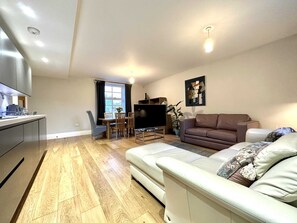 Living/Dining Area
