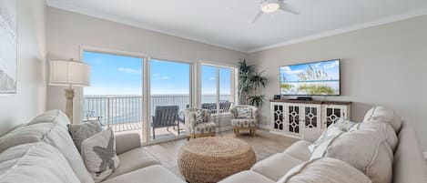 Spacious Living Area Overlooking Gulf of Mexico