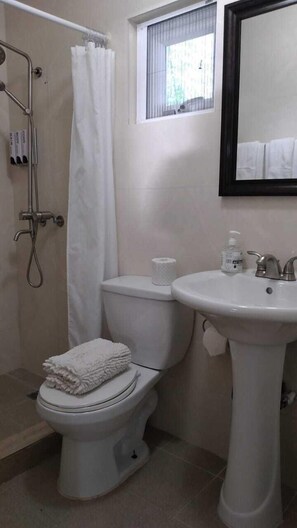 FULL BATHROO