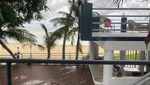 LIVING ROOM VIEW