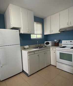 KITCHENETTE