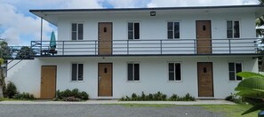 BUILDING B
IST FLOOR  UNIT 106
2ND FLOOR UNIT 205, 206
