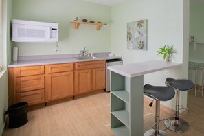 DINING AND KITCHEN AREAS
