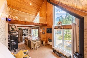 Living room and main kitchen 