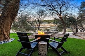 Chill and Relax with the amazing view and get cozy near the fire pit. 