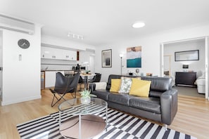 04 Living room