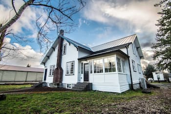 Magnolia on Main in Forks, WA