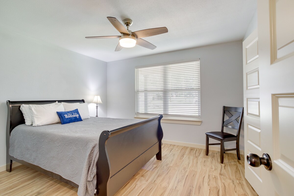 Dog-Friendly Home in The Woodlands w/ Fenced Yard!