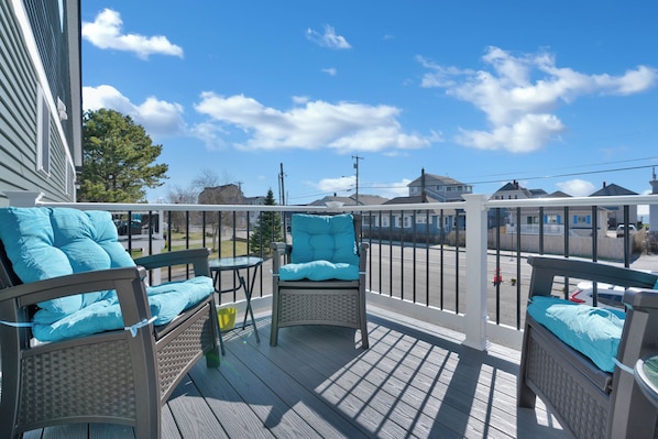 Unit A - front deck
Gina said recently "Right across the street from the beach, beautiful clean home, with great outdoor space too. Would love to stay again!"