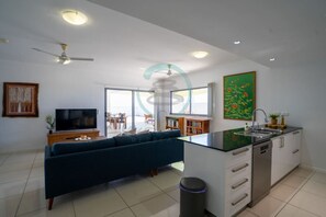 Zenhouse Urban Retreat: Modern  ~ Outdoor Dining  - Where comfort and style seamlessly come together - our living room awaits your presence