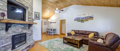 Spruce Pine Vacation Rental | 3BR | 2BA | Stairs Required | 1,257 Sq Ft