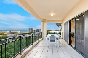Take in views across the Waterfront Precinct from the expansive balcony, replete with alfresco dining.
