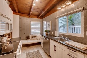 Bright & Airy - Clean