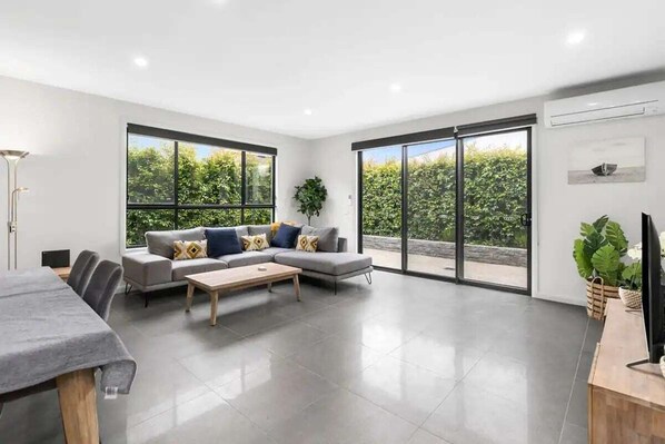 Lounge room with flat screen TV