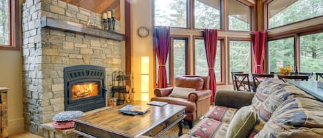 North Conway Vacation Rental | 3BR | 2.5BA | 2,900 Sq Ft | Stairs Required