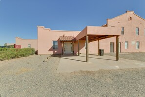 Apartment Exterior | 21 Mi to Picacho Peak State Park