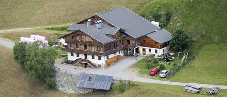 Flugaufnahme Apartmenthaus Gutwenger