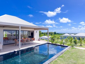 Sleek Villa & Panoramic View