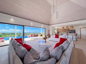 Stylish Lounge: Pool & Nature View