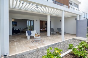 Outdoor Modern Elegance
