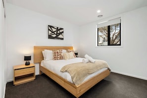 Bedroom 2 - queen size bed