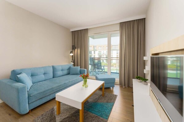 Unwind on the comfortable sofa that can be converted into double bed.