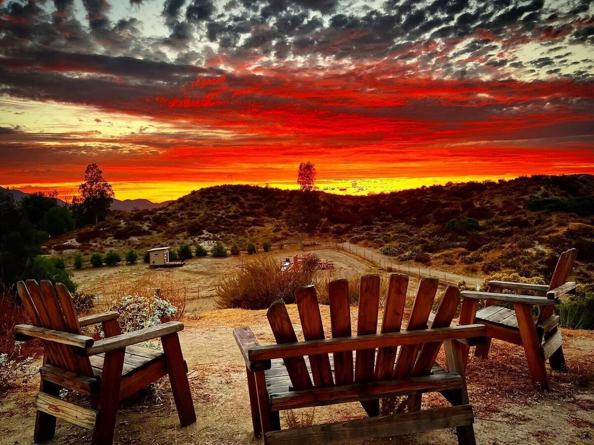 10 Acres Near Wineries: Pool, View, Dogs – The Vintage RV by Ranch Life Getaway
