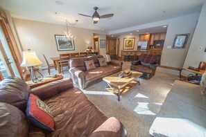 Great Ski-in Ski-out condo at The Timbers