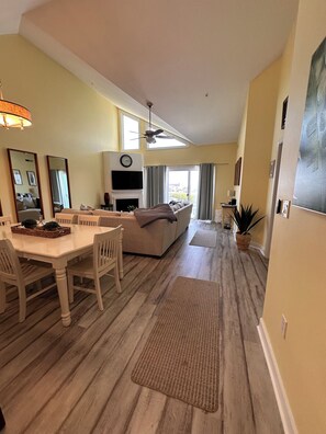 Dining/Living area hallway 