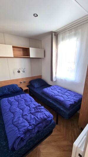 Schlafzimmer, 2 Personen, Single-Betten