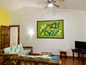 Private Spacious Fully Serviced Apt #6 w/ Pool (1577)