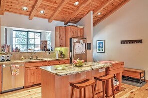 Kitchen with Breakfast Bar