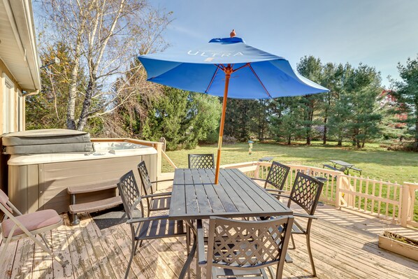 Blakeslee Vacation Rental | 5BR | 3BA | Stairs Required | 3,100 Sq Ft